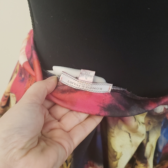 EUC Romeo & Juliet Couture Pleated Floral Skirt size Small - Picture 3 of 5